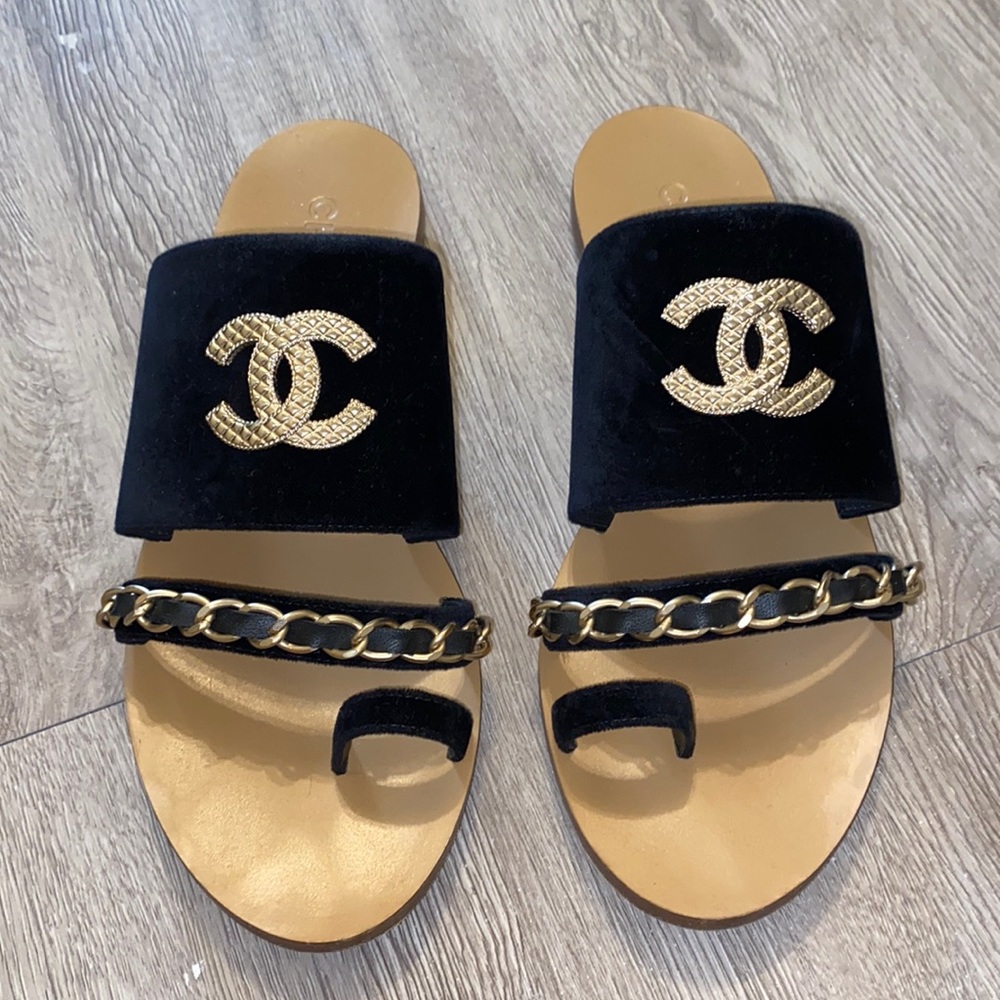 RARE CHANEL sandals gold embellished , gold chain detail women 41